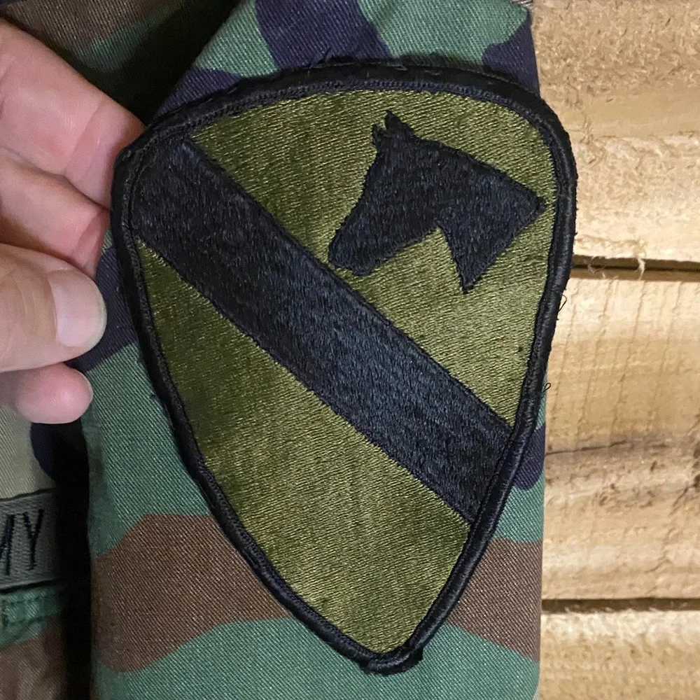 Vintage Woodland Camouflage Military Jacket subdued 1st Cavalry Division Large - Picture 4 of 9